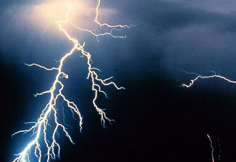 暴雨雷電來(lái)襲 安防監(jiān)控設(shè)備怎樣抵御？
